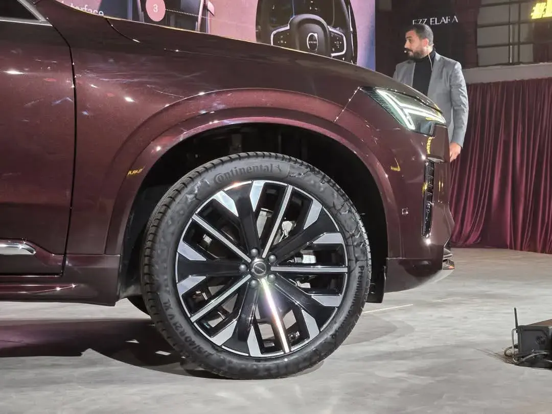عجلة فولفو XC90 فيس ليفت الرياضية الجديدة في حفل الإطلاق