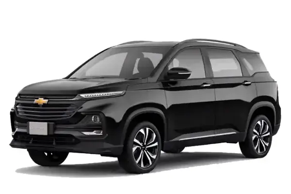 شيفروليه كابتيفا SUV سوداء من الأمام بزاوية جانبية