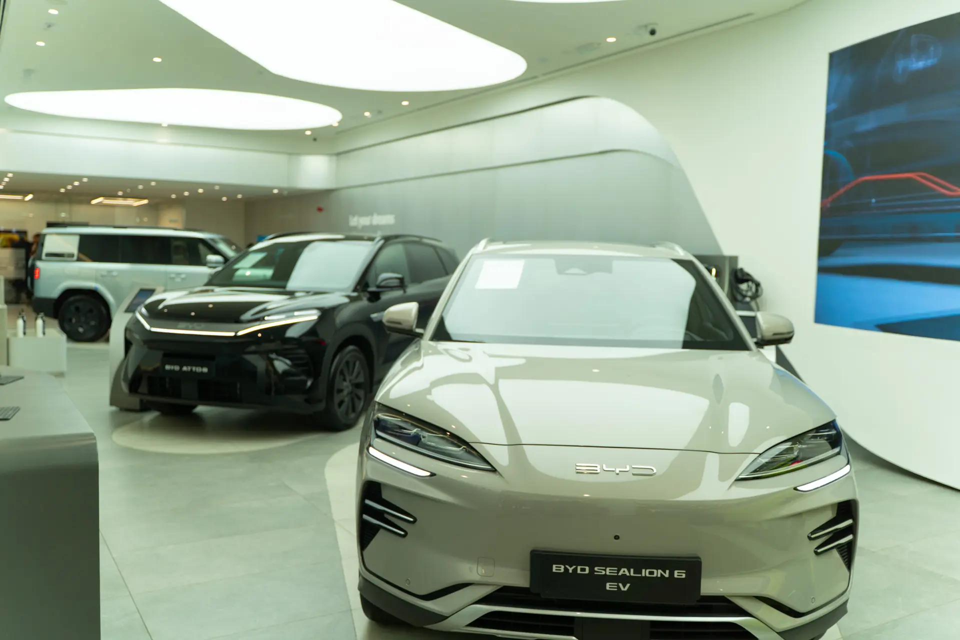 رسميًا.. «النيل للمشروعات» تدشن BYD Technology Center في سيتي ستارز