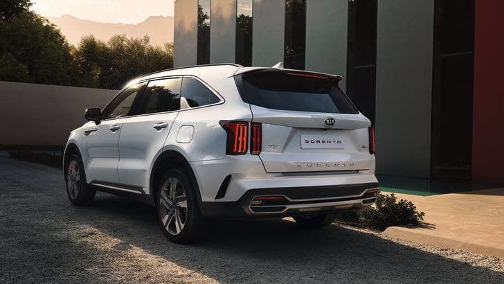 وفي ظل التوقعات التي تشير إلى زيادة قوة السوق العالمية للسيارات الكهربائية في 2026، تستهدف كيا بيع نصف مليون سيارة سنويًا.