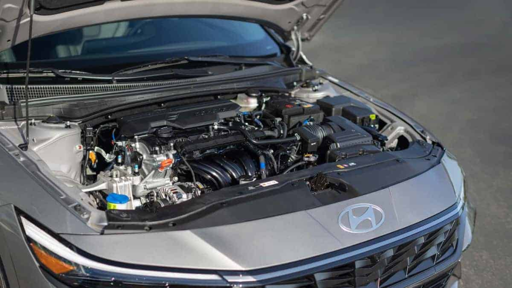 هيونداي إلنترا