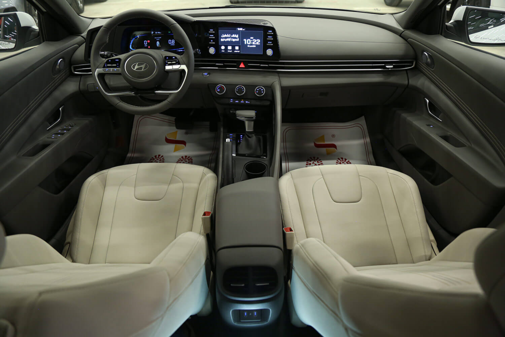 هيونداي إلنترا