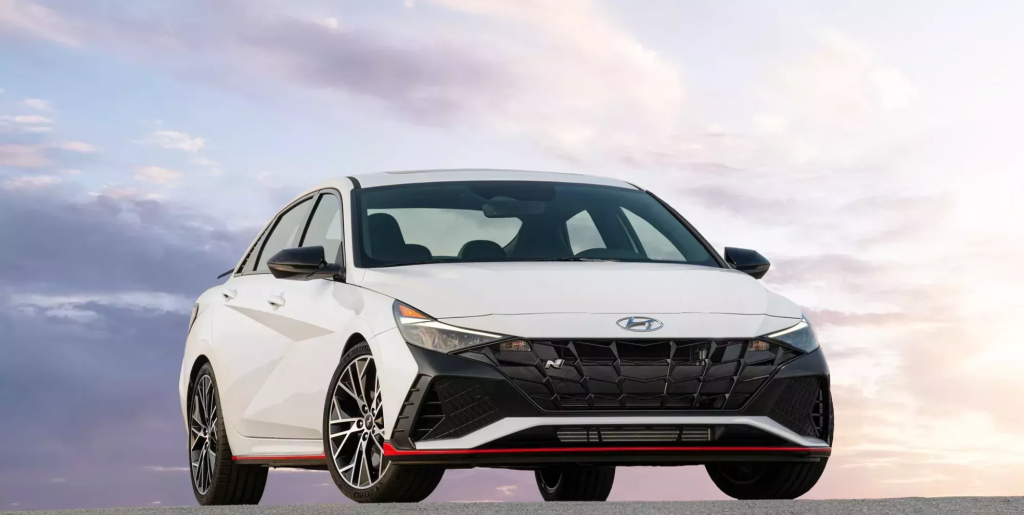 هيونداي إلنترا