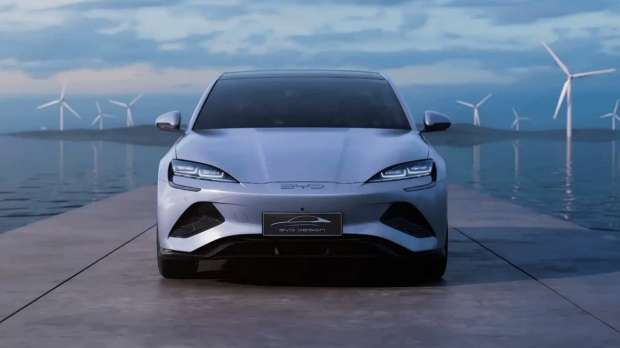 ما هي التحديات التي تواجه السيارات الكهربائية في مصر؟