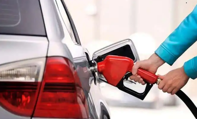 كيف يؤثر استهلاك الوقود على اختيار السيارة المثالية؟ أفضل الخيارات في 2024