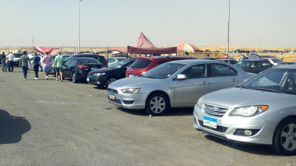 سوق السيارات المستعملة