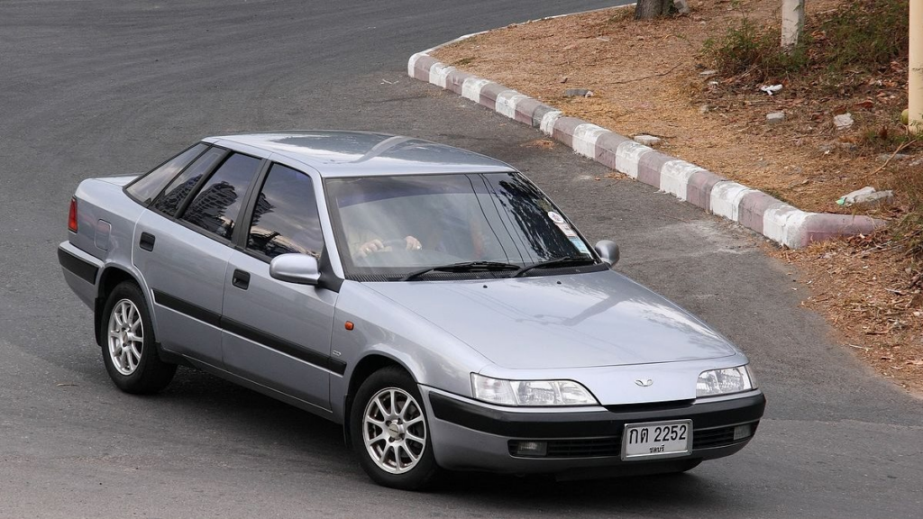 سوق السيارات المستعملة