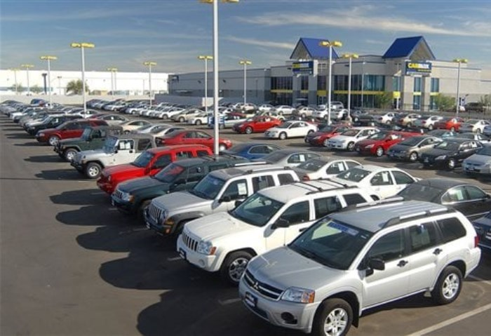 سوق السيارات المستعملة