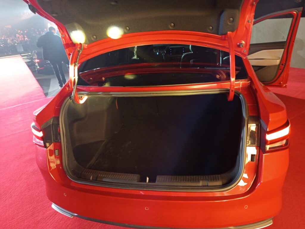 نيو أوبترا المجمعة محليًا