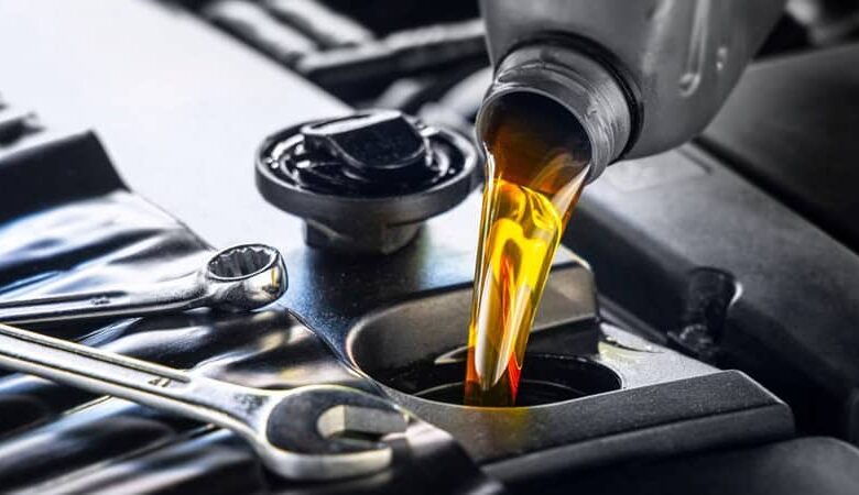 أهمية زيوت سيارات رياضية في حماية المحرك من التآكل وتحسين الأداء
