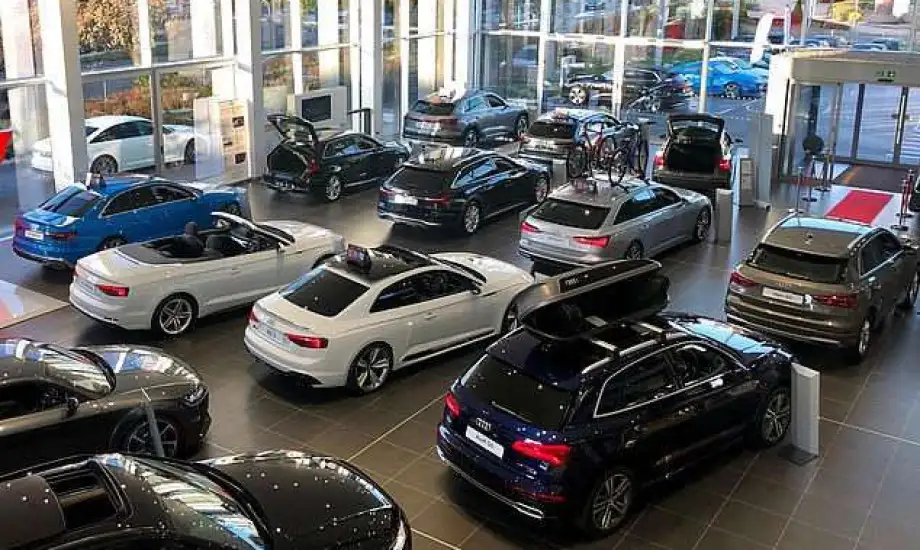 سوق العاشر للسيارات
