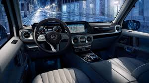 تجربة السفر بسيارة فاخرة