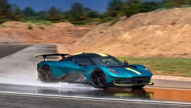 أستون مارتن فالهالا