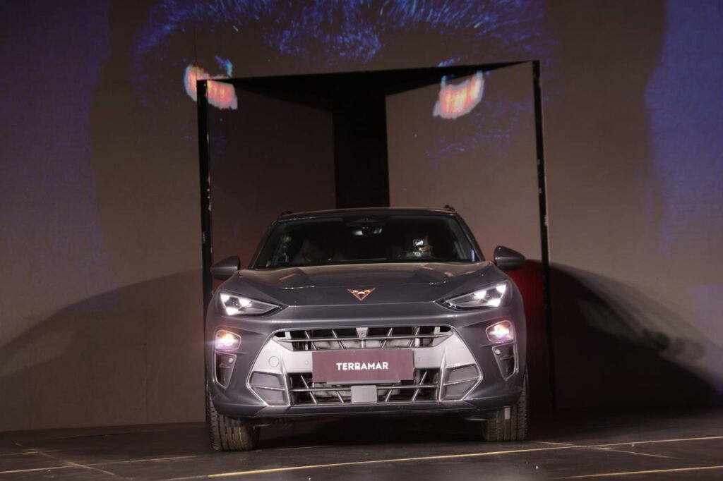 كوبرا تيرامار الجديدة كليًا
سيارات كوبرا في مصر