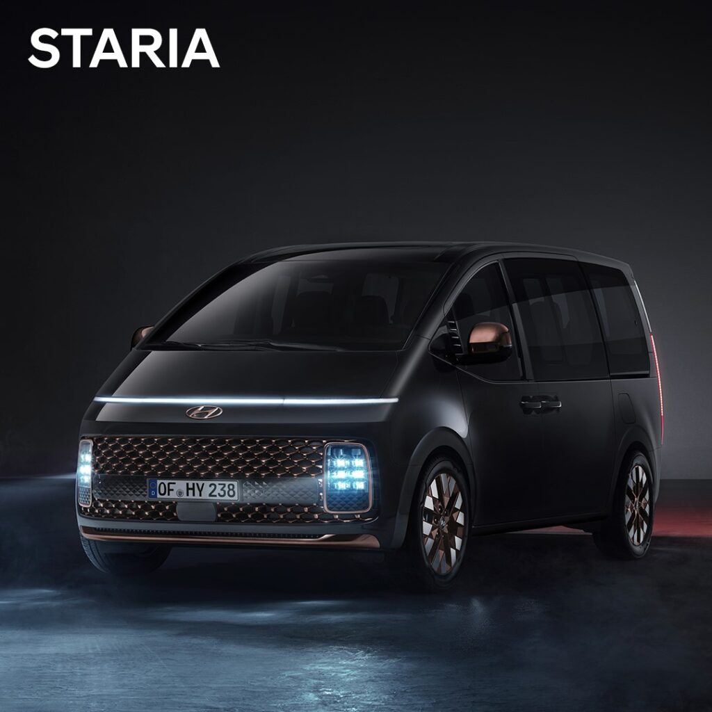 هيونداي STARIA الهايبرد