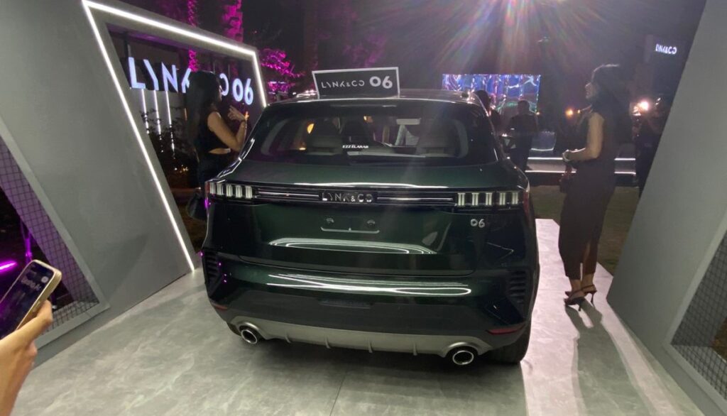 سيارة Lynk & Co 06