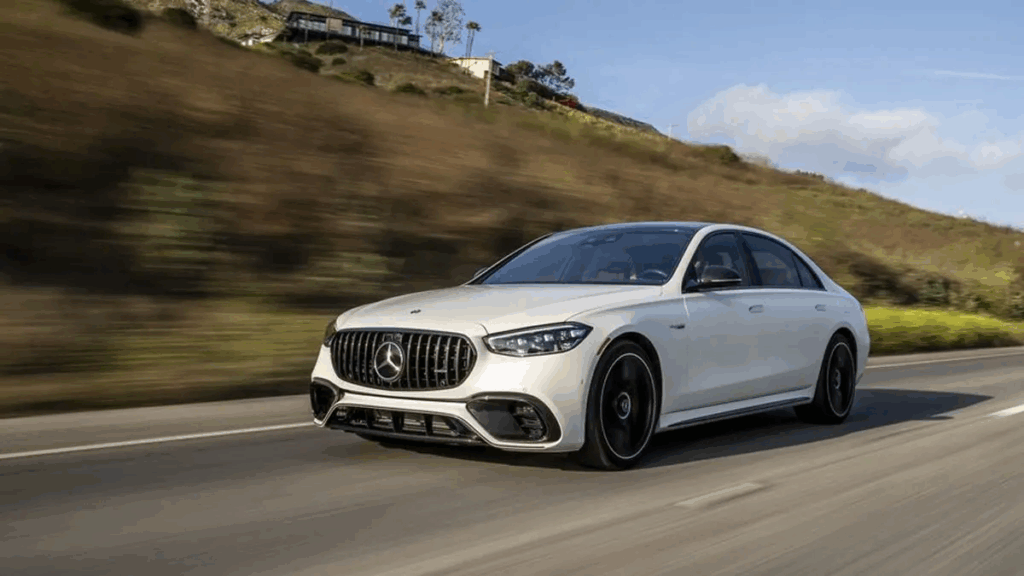 أحدث أسعار مرسيدس في مصر: تعرف على موديلات C-Class و E-Class و GLC