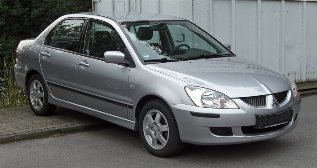 ميتسوبيشي لانسر بومة