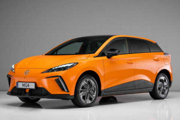 MG4 الكهربائية 2025/2026: المدى، الشحن، وتجربة قيادة داخل المدينة