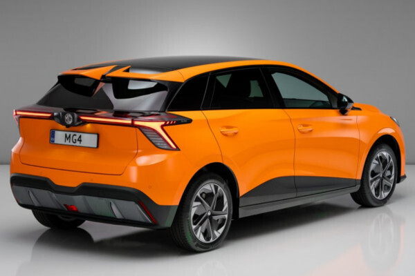 MG4 الكهربائية 2025/2026: المدى، الشحن، وتجربة قيادة داخل المدينة