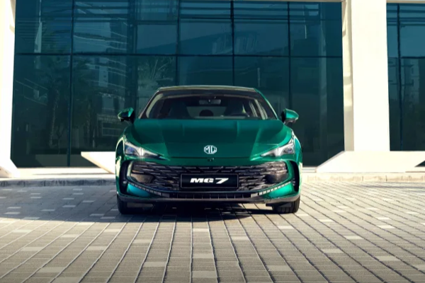 مقارنة MG7 2026 وهيونداي إلنترا CN7 2025: أيهما الأفضل من حيث رحابة المقصورة والتجهيزات؟