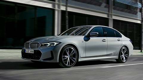 سيارة BMW 3 Series الفئة الثالثة 320 : معشوقة الجماهير وحلم الشباب عبر الأجيال