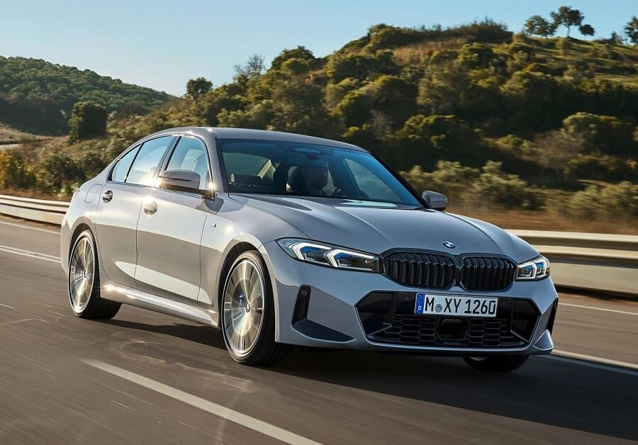 سيارة BMW 3 Series الفئة الثالثة 320 : معشوقة الجماهير وحلم الشباب عبر الأجيال