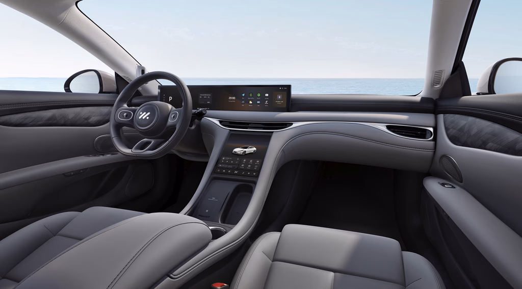 المنصور تطلق سيارة IM5 الكهربائية بمدى يصل إلى 820 كم