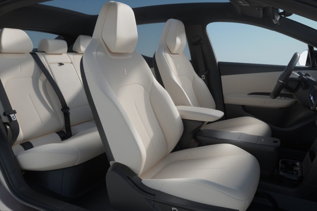 لينك آند كو 02
Lynk & Co 02