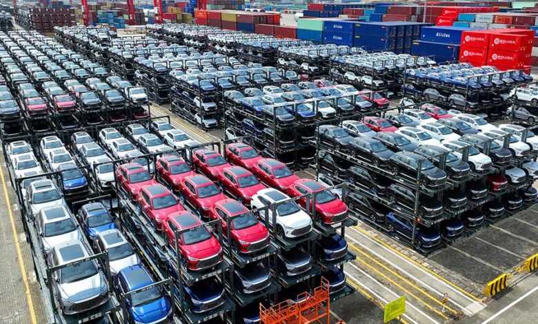 الصين تفرض تراخيص تصدير السيارات الكهربائية اعتبارًا من 2026