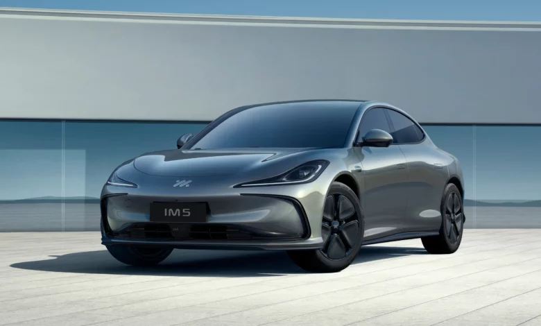 IM ELECTRIC CAR IM5