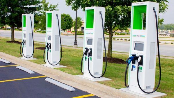 محطات الشحن السريع (DC) على طرق السفر: القاهرة–الإسكندرية/السخنة