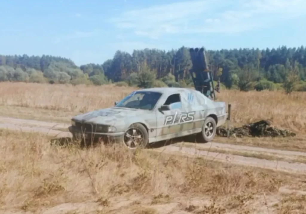 أوكرانيا تحول سيارة BMW الفئة السابعة إلى قاذفة صواريخ فاخرة لمواجهة روسيا