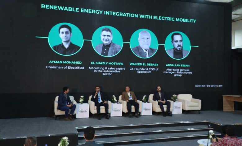 "دمج الطاقة المتجددة مع التنقل الكهربائي ".. خارطة طريق نحو مستقبل مستدام للنقل في مصر