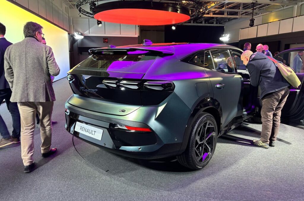  رينو فيلانت