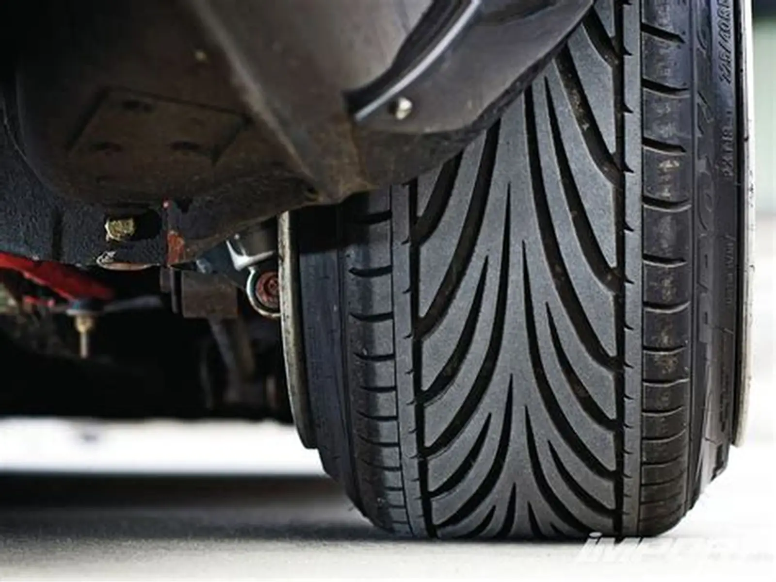 تآكل كاوتش BYD من الداخل