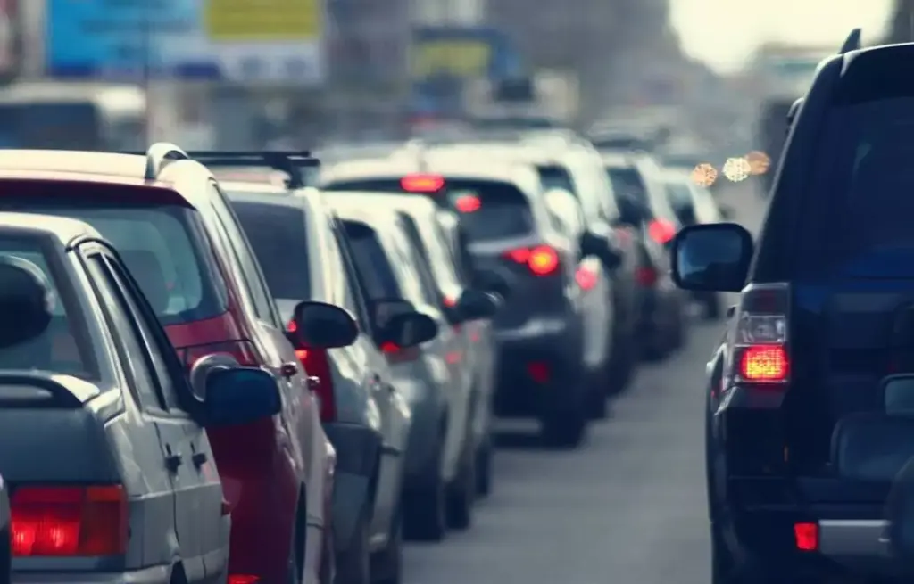 نصائح لتوفير البنزين شيري في الزحام