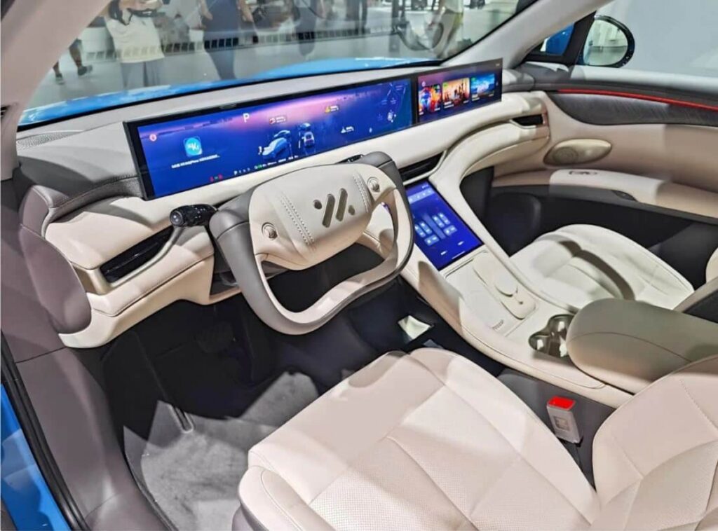 عجلات القيادة نصفية الشكل