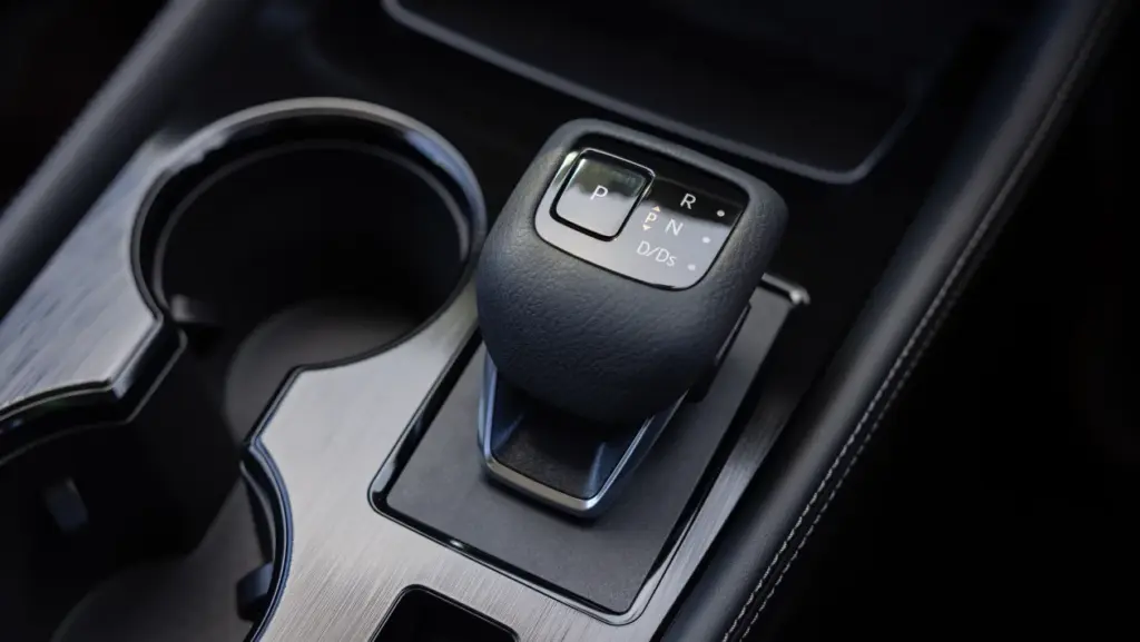 نيسان إكس تريل تحصل على تحديثات منتصف العمر مع محرك ميلد هايبرد