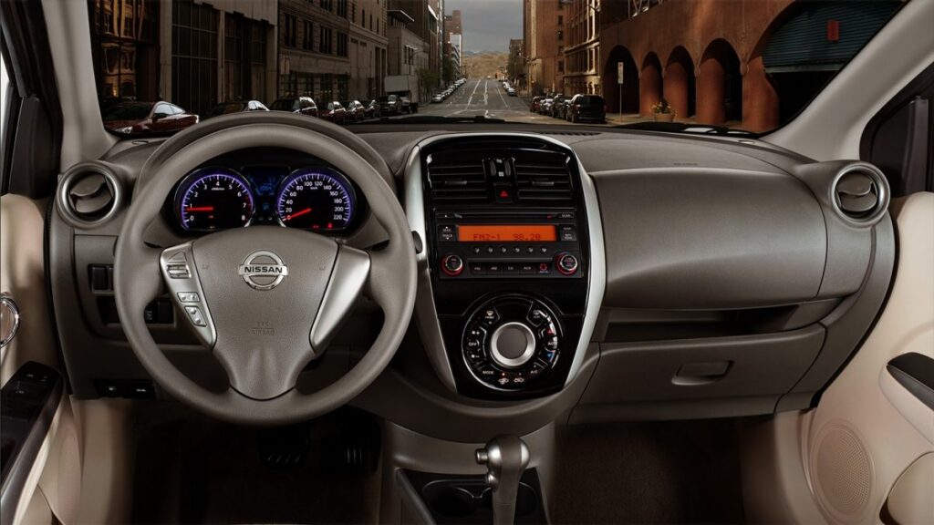 MG 5 vs Nissan Sunny