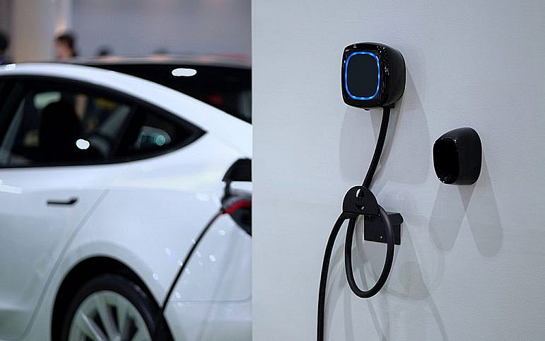 سلامة شحن السيارة الكهربائية