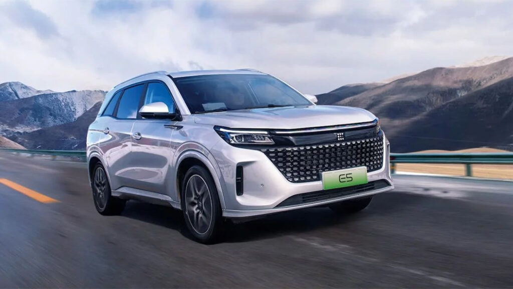 أرخص سيارة REEV في مصر