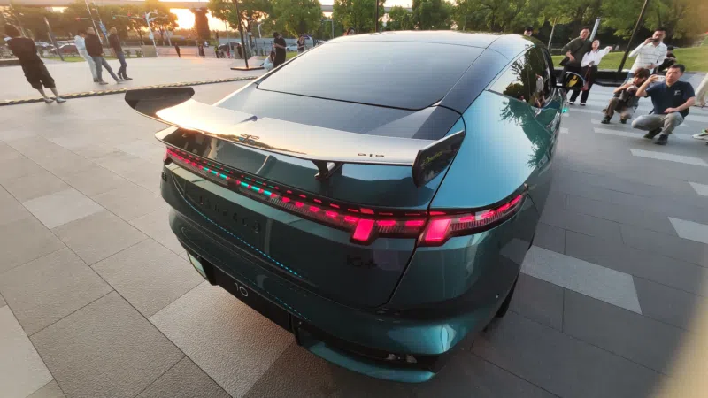 Lynk & Co 10