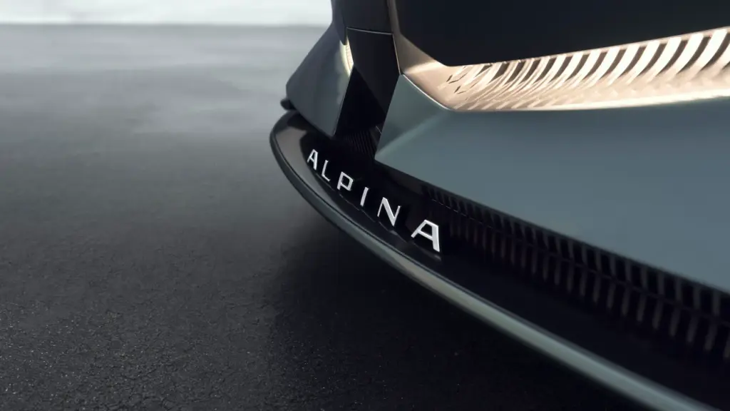 رسمياً.. BMW Alpina تُطلق أقوى سيارة فخامة بمحرك V8 نقي