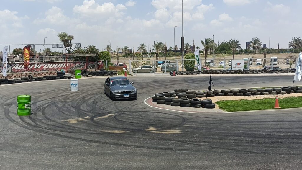 نادي السيارات يختتم المعسكر التدريبي الثاني لبطولة DC3 لدريفت السيارات وفق معايير FIA
